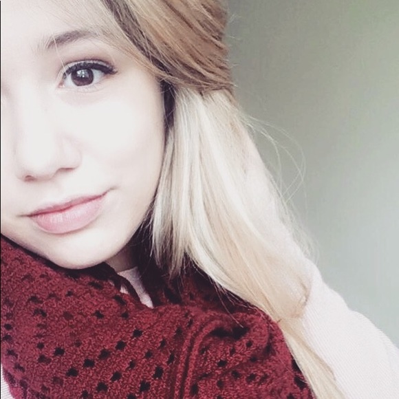 Meet your Posher, Brittany - Picture 5 of 6